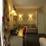 Hotel Queen Mary Opera