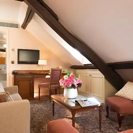Queen Mary Opera 4*