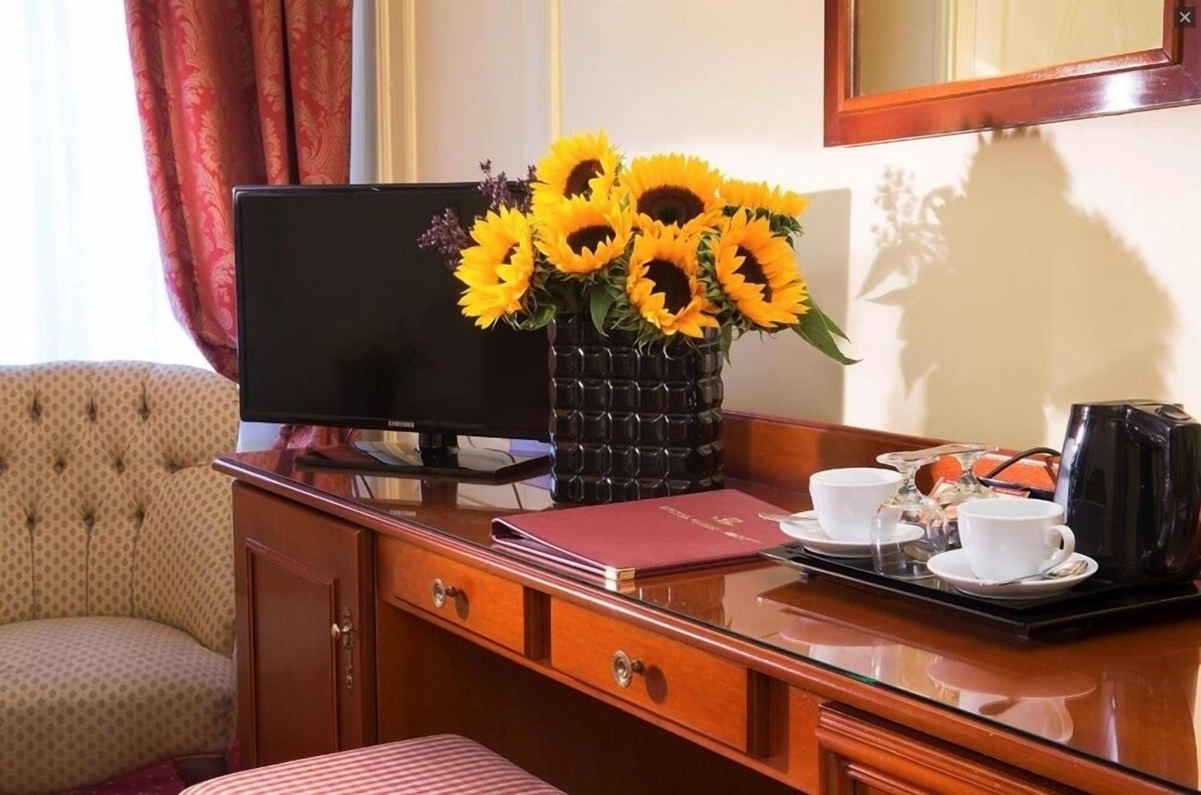 Queen Mary Opera Hotel