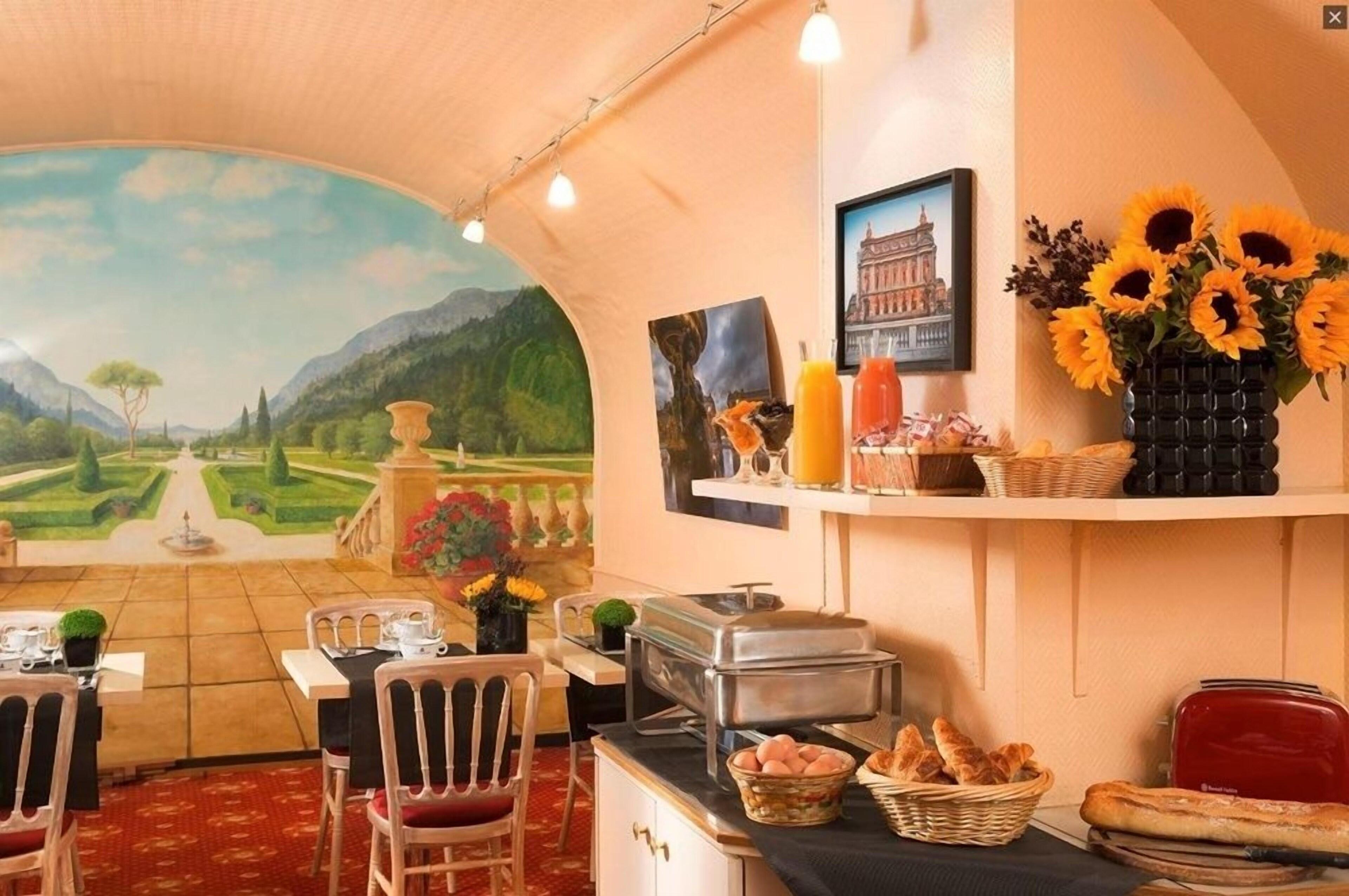 Queen Mary Opera 4* Paris