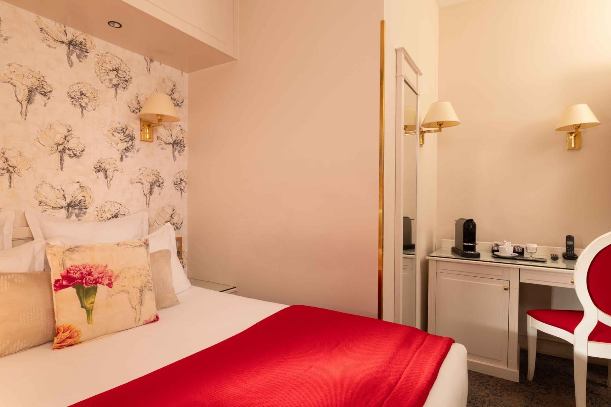 Queen Mary Opera Hotel 4*