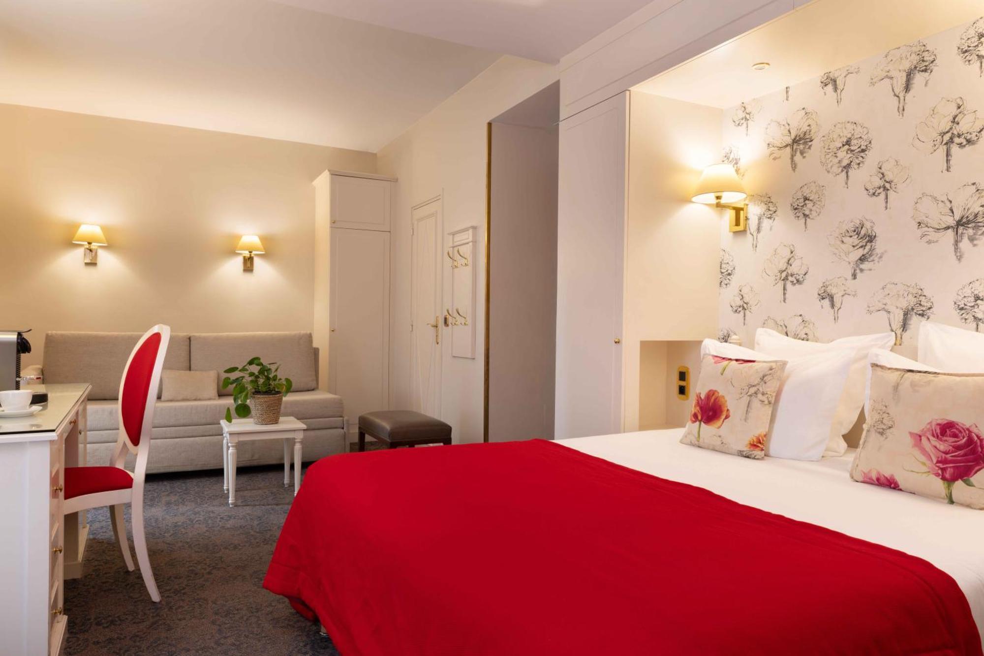 Hotel Queen Mary Opera 4*