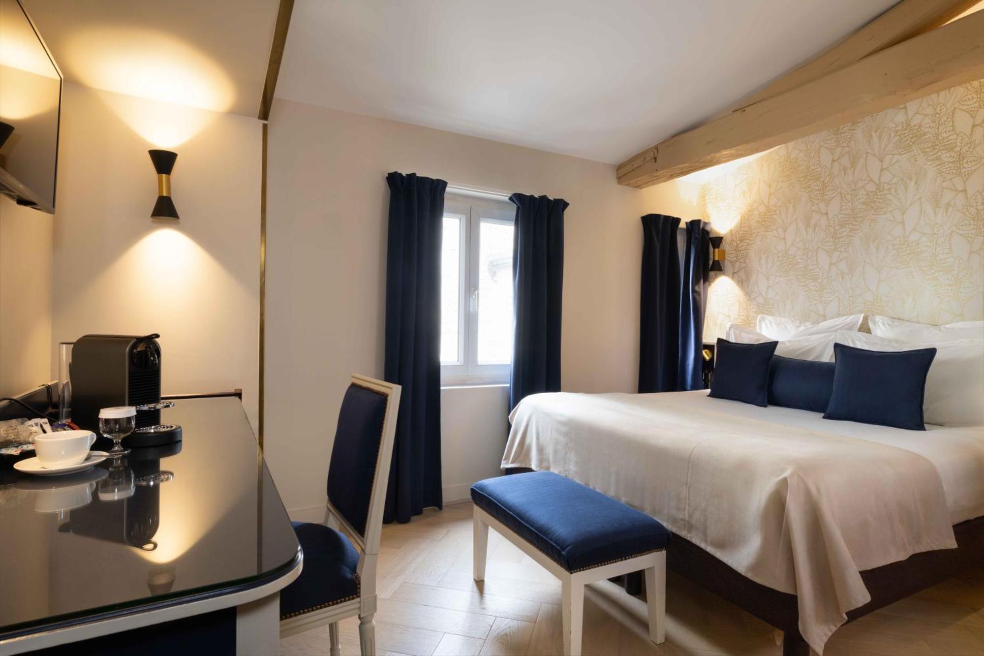 Hotel Queen Mary Opera