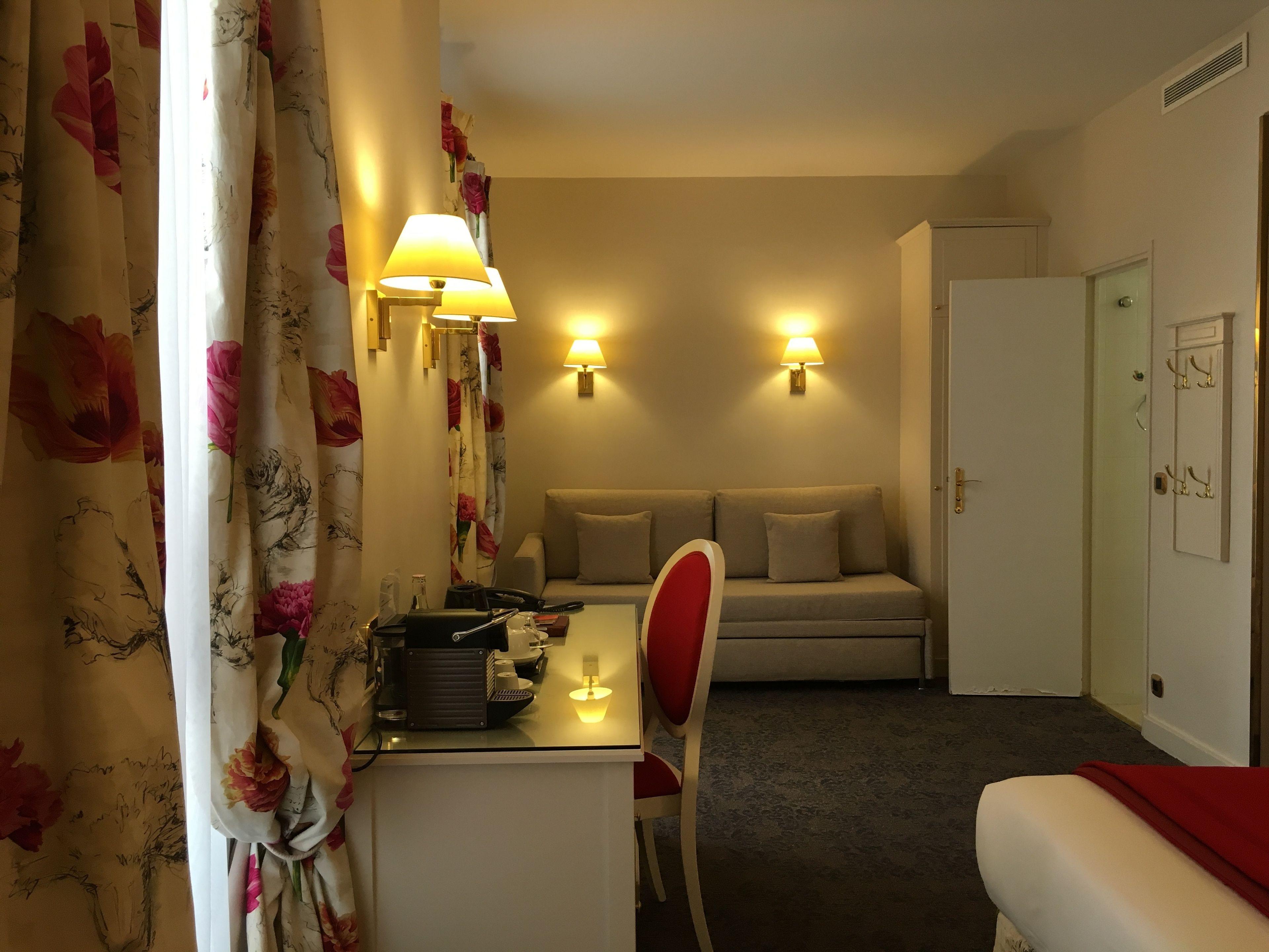 Hotel Queen Mary Opera