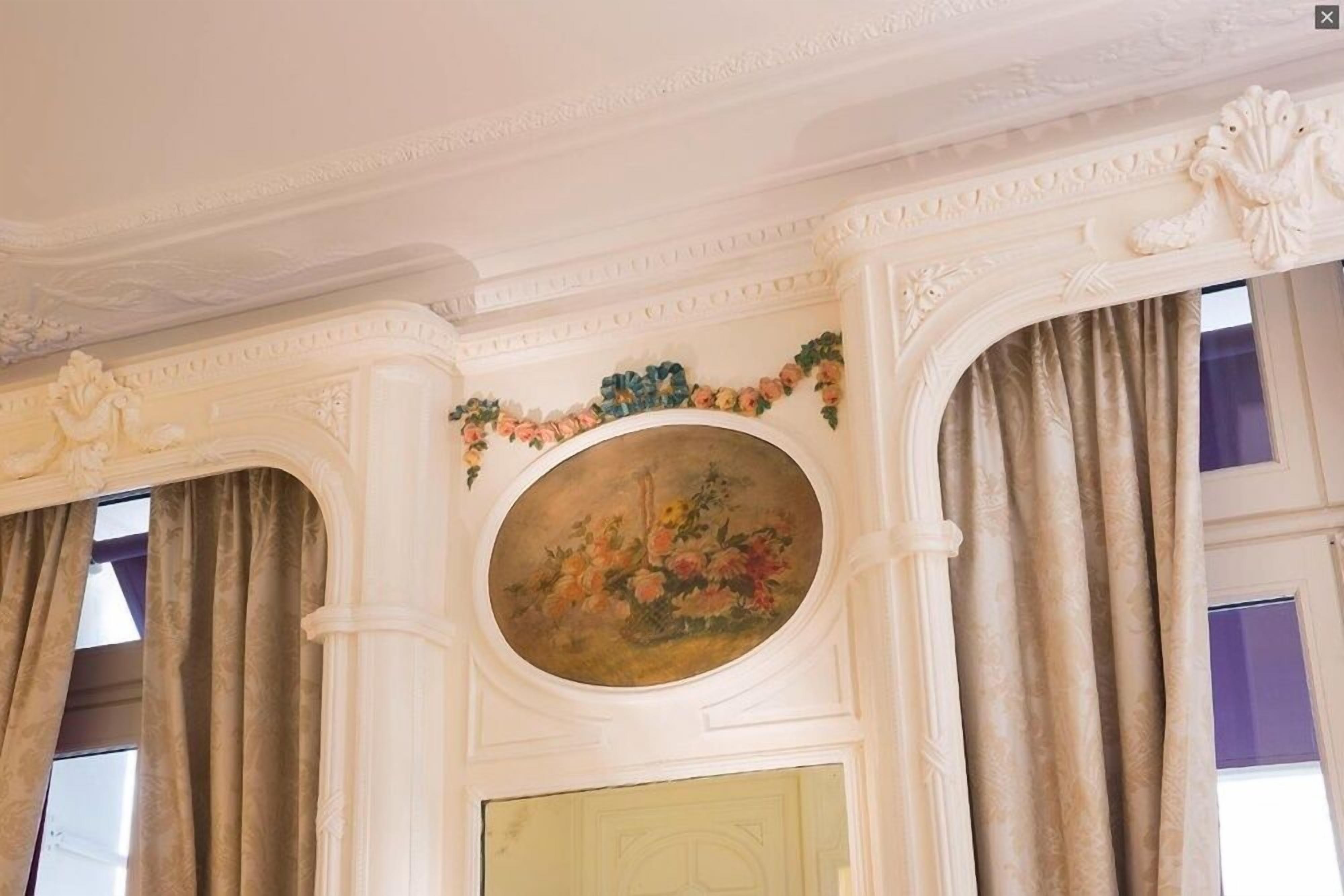 Queen Mary Opera Hotel 4*